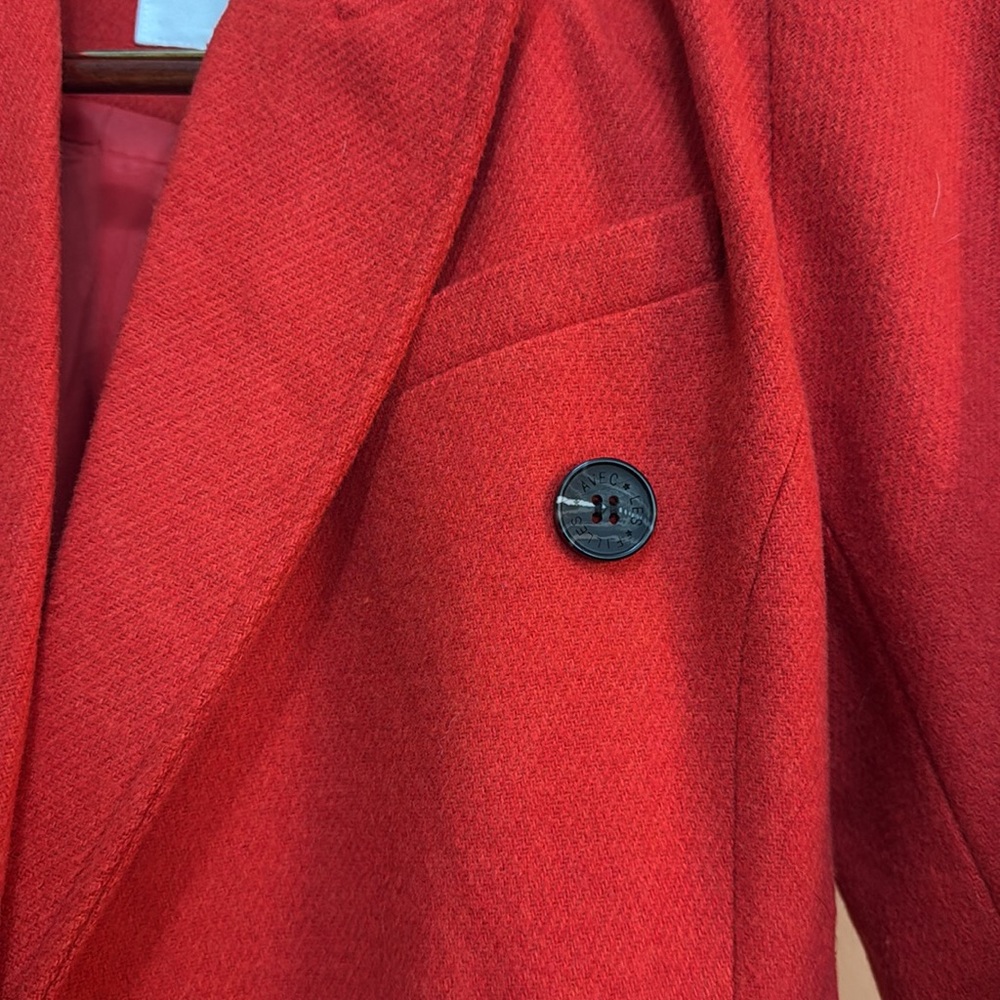 Shoulder Hourglass Coat - Picture 3 of 7